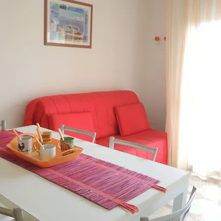Colourful Flat Next To The Beach-beahost Apartment