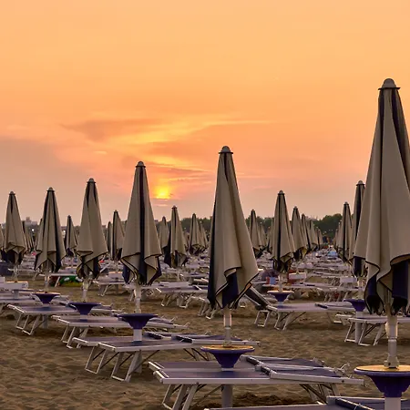 Colourful Flat Next To The Beach-beahost * Bibione